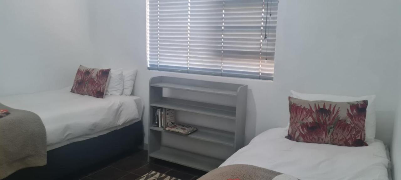 Dewdrop Farm Stay Ermelo Esterno foto