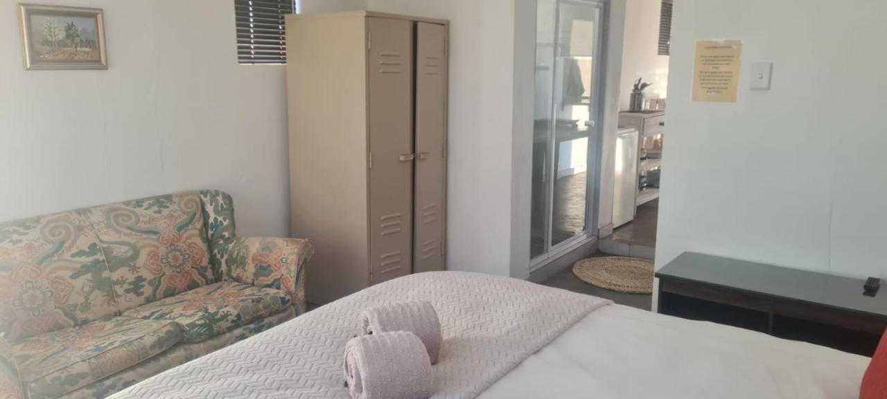 Dewdrop Farm Stay Ermelo Esterno foto