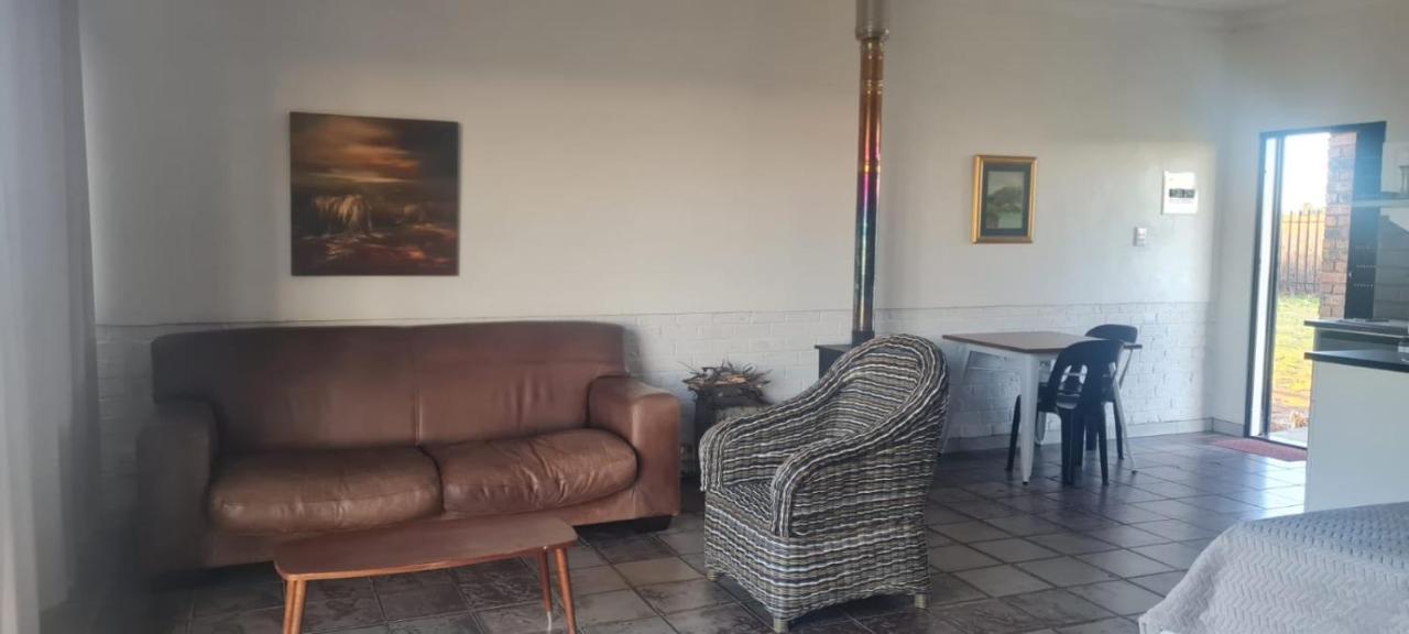 Dewdrop Farm Stay Ermelo Esterno foto